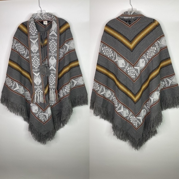 Artessanias Inca Wool Southwestern Ecuadorian Gray Poncho - Picture 1 of 9